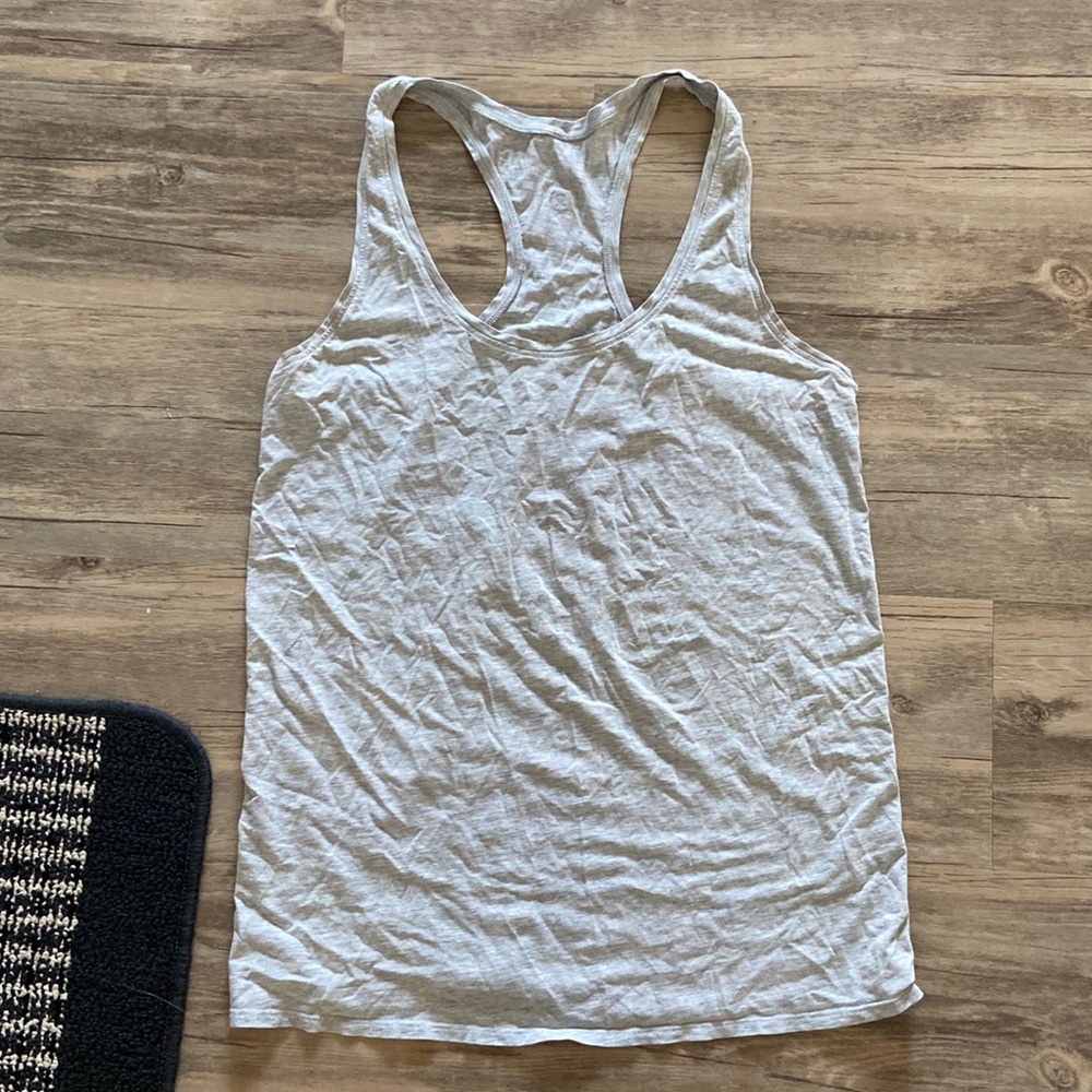 Lululemon tank size 8